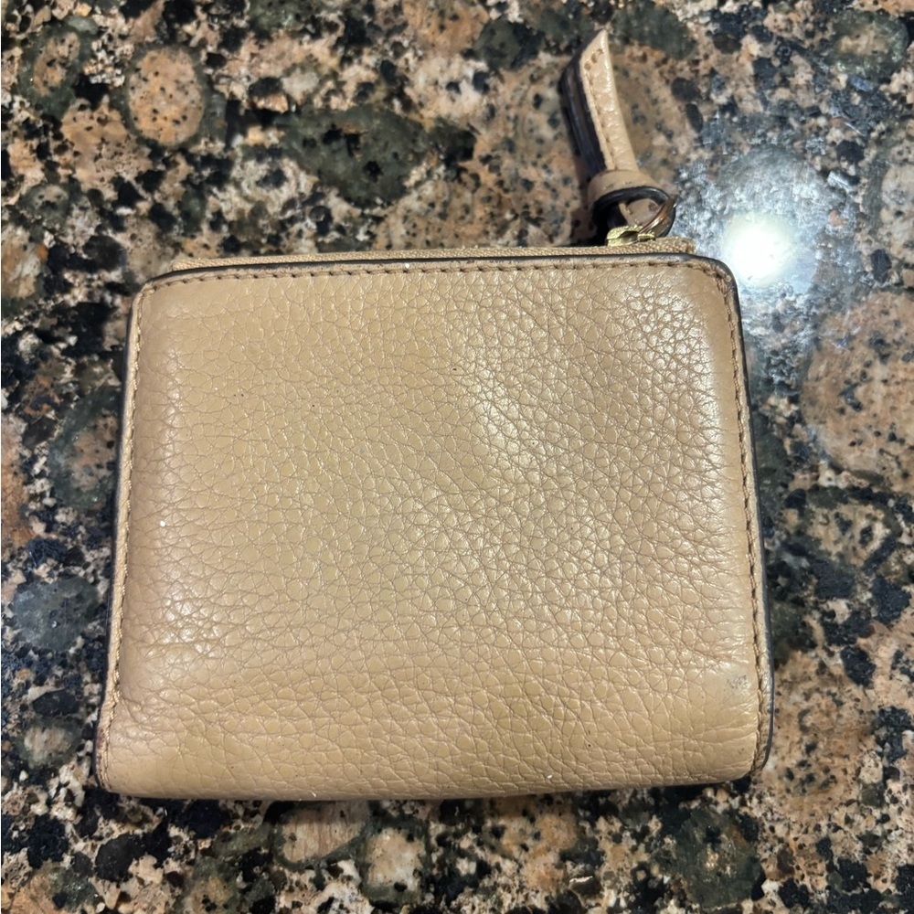 Tory Burch Neutral Pebbled Leather Zip Wallet - Picture 2 of 5
